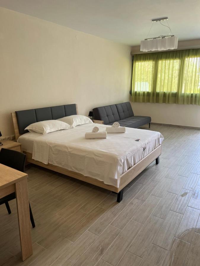 Bivas Apartments ลีเมนาส ภายนอก รูปภาพ