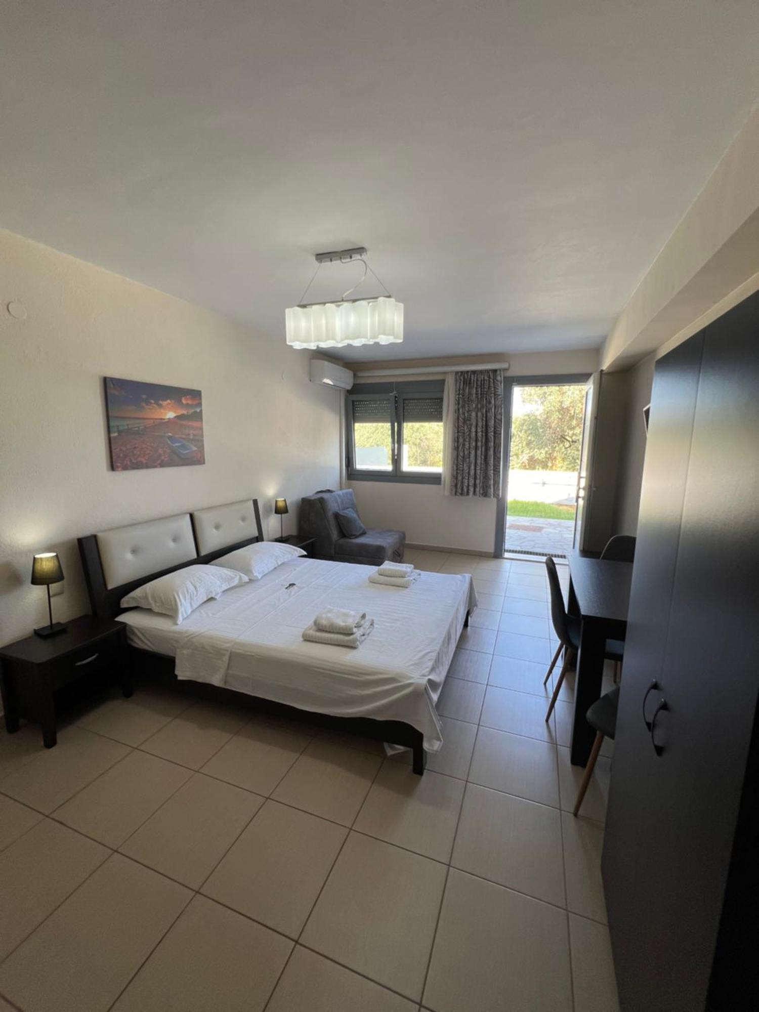 Bivas Apartments ลีเมนาส ภายนอก รูปภาพ